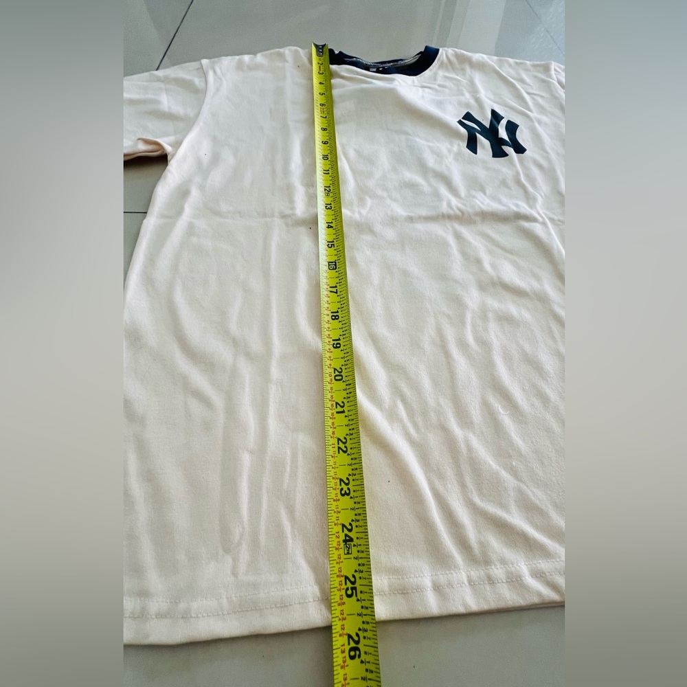 T-Shirt - Picture 5 of 6